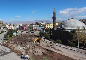 Narmanlı'da meydan düzenlemesi